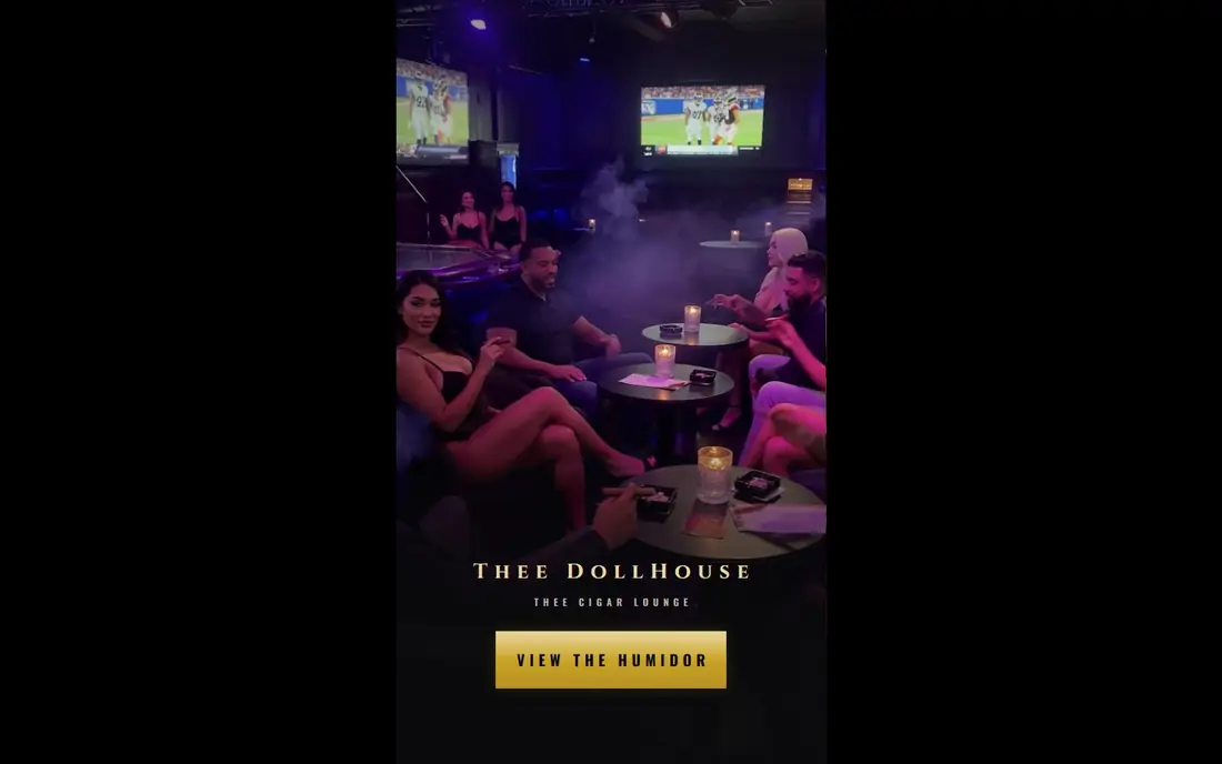 Thee DollHouse: Cigar lounge